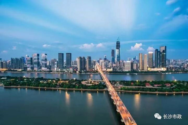 以城市，見未來；與城市，共成長